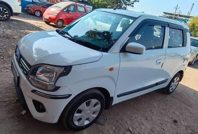 https://images10.gaadi.com/usedcar_image/4201208/original/processed_b63ebb50-b1ce-4727-873f-a7c946a3a1c9.jpg?imwidth=6400