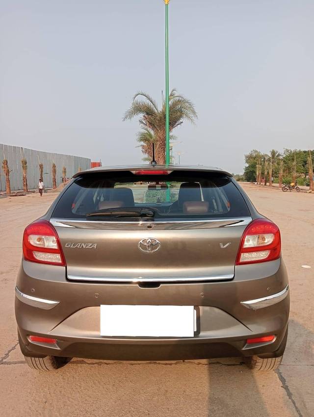 https://images10.gaadi.com/usedcar_image/4201288/original/processed_728e39724d22aa442c065d104546f2bf.jpg?imwidth=6402