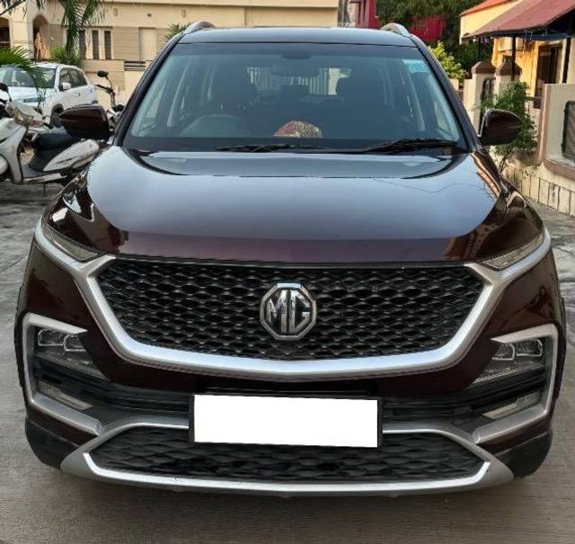 https://images10.gaadi.com/usedcar_image/4201364/original/processed_d396494d-f1ff-4878-a32e-a0481351529c.jpg?imwidth=6402