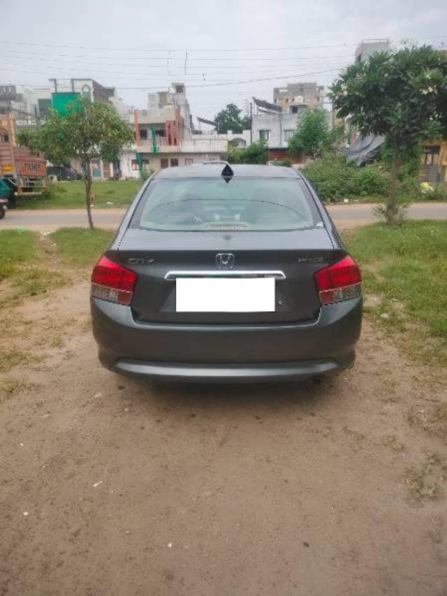 https://images10.gaadi.com/usedcar_image/4201365/original/processed_68fcec56-1970-46e1-910d-88848228e56e.jpg?imwidth=6402