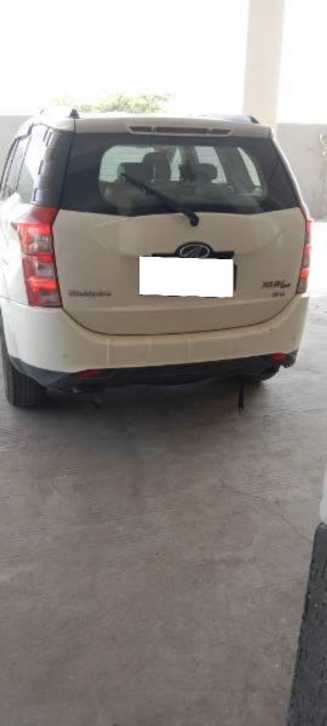 https://images10.gaadi.com/usedcar_image/4201392/original/processed_972580c5-34e0-4054-bb22-2ad606d9b5d5.jpg?imwidth=6401