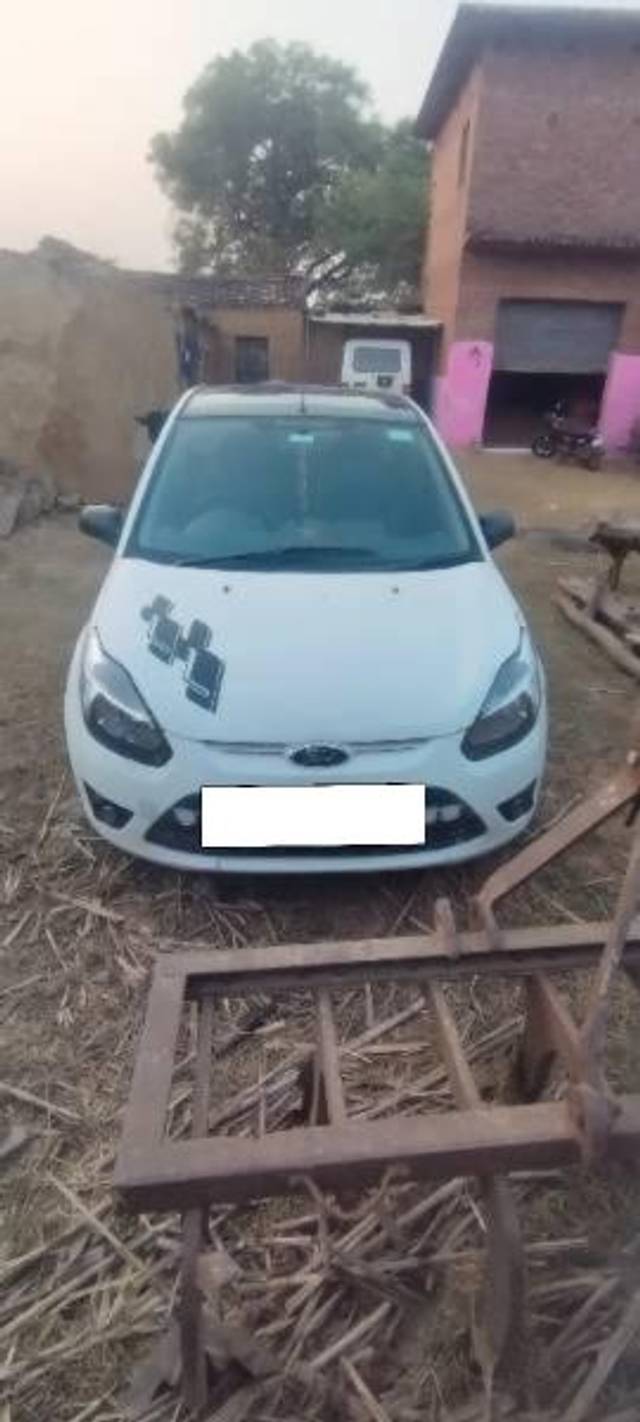 https://images10.gaadi.com/usedcar_image/4201403/original/processed_fc97f095-2d8b-457b-b02f-9ff0105c304d.jpg?imwidth=6400