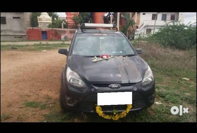 https://images10.gaadi.com/usedcar_image/4201424/original/processed_4fb2209a-119d-4c92-bea0-2e2e95b9500d.jpg?imwidth=6402