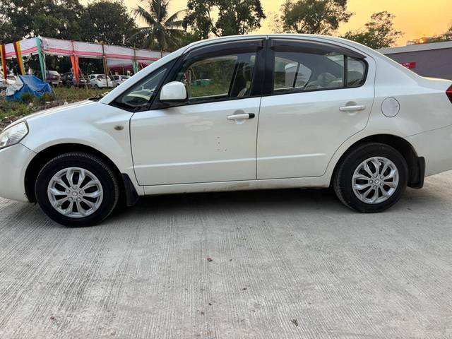 https://images10.gaadi.com/usedcar_image/4201463/original/df714a276c9160bac04ea2cca1ef1995.jpg?imwidth=6402