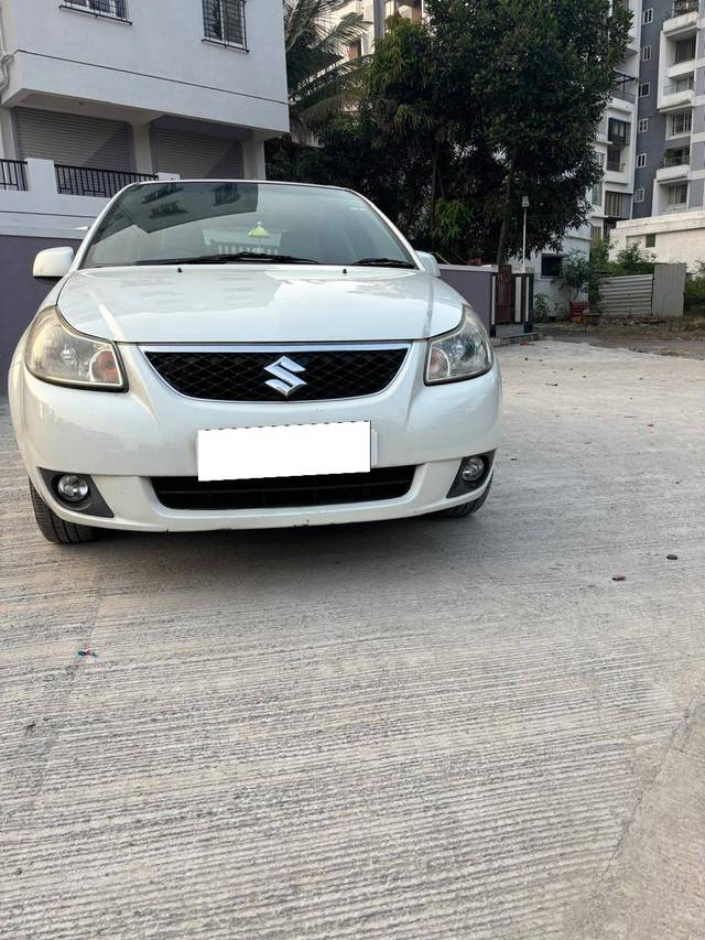 https://images10.gaadi.com/usedcar_image/4201463/original/processed_1e330880df73b6ceca7e3dd08c73c4f9.jpg?imwidth=6400