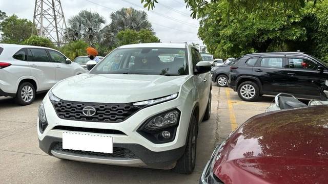 https://images10.gaadi.com/usedcar_image/4201479/original/processed_d14e6088-5247-404c-a124-72cb2ad97b3d.jpg?imwidth=6401