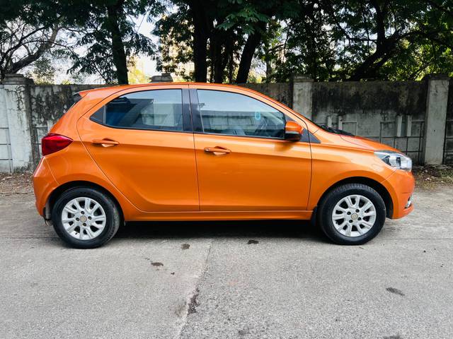 https://images10.gaadi.com/usedcar_image/4201832/original/156a0c6e818e130f282ab85577ff955e.jpg?imwidth=6401