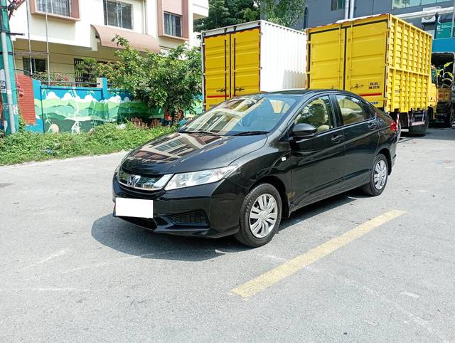 https://images10.gaadi.com/usedcar_image/4201869/original/processed_6e0b11f1ffdc6b01537c5e985cd1960d.jpg?imwidth=6400