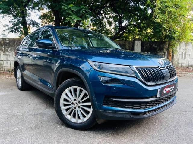 https://images10.gaadi.com/usedcar_image/4201917/original/processed_29609f80cc82491842ff7f6477bcc14d.jpg?imwidth=6400