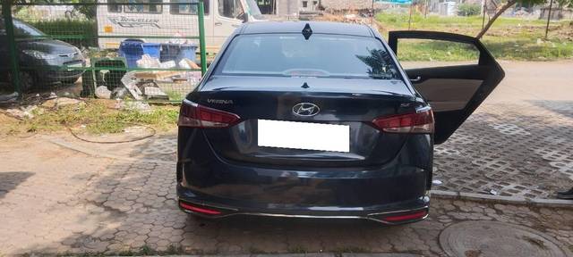 https://images10.gaadi.com/usedcar_image/4201923/original/processed_ccbb5c8f-70a3-45b8-9873-f32da003896d.jpg?imwidth=6401