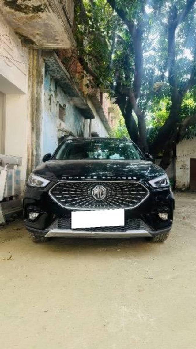 https://images10.gaadi.com/usedcar_image/4201978/original/processed_6b473549-48a5-4aa0-acc0-6fa6adafae32.jpg?imwidth=6400