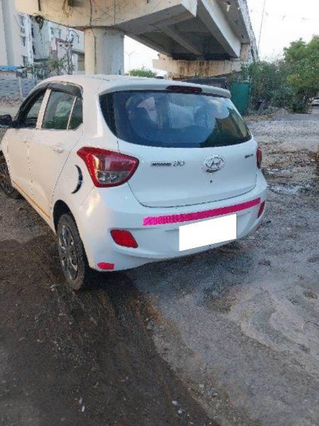 https://images10.gaadi.com/usedcar_image/4202028/original/processed_62ed1439-8b55-43b7-908d-a41d545886b5.jpg?imwidth=6402