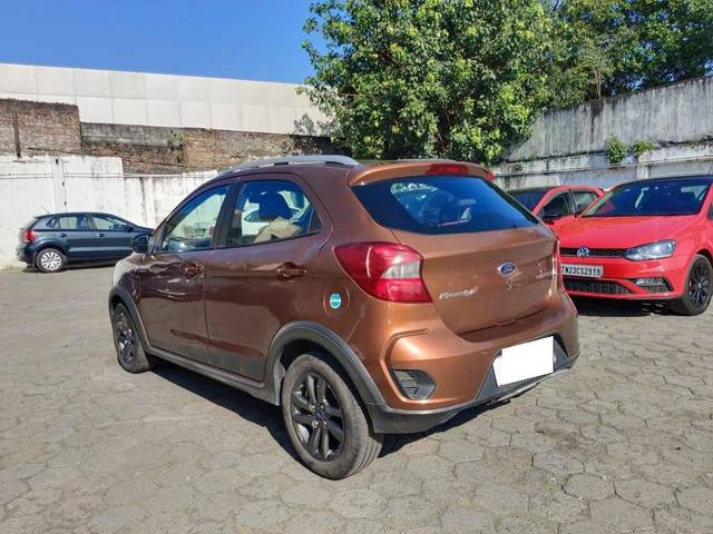 https://images10.gaadi.com/usedcar_image/4202039/original/processed_2d8095e1beb8e29bc4fe6819cd2809e7.jpg?imwidth=6402