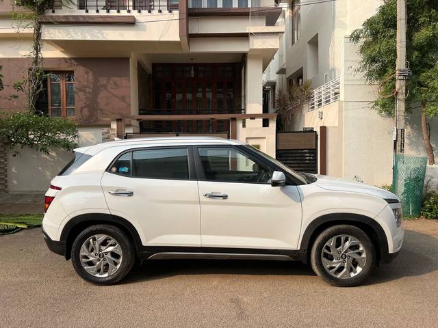 https://images10.gaadi.com/usedcar_image/4202079/original/ac8d23c0631953896e8b8d066a0cb5be.jpg?imwidth=6401