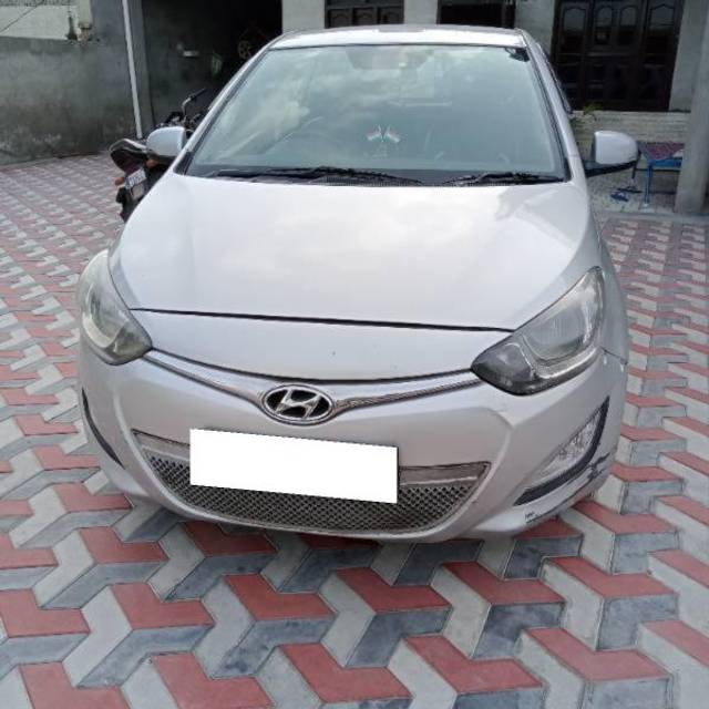 https://images10.gaadi.com/usedcar_image/4202093/original/processed_d4e43dee-ebb9-416c-a2f3-7df15e8b0384.jpg?imwidth=6400