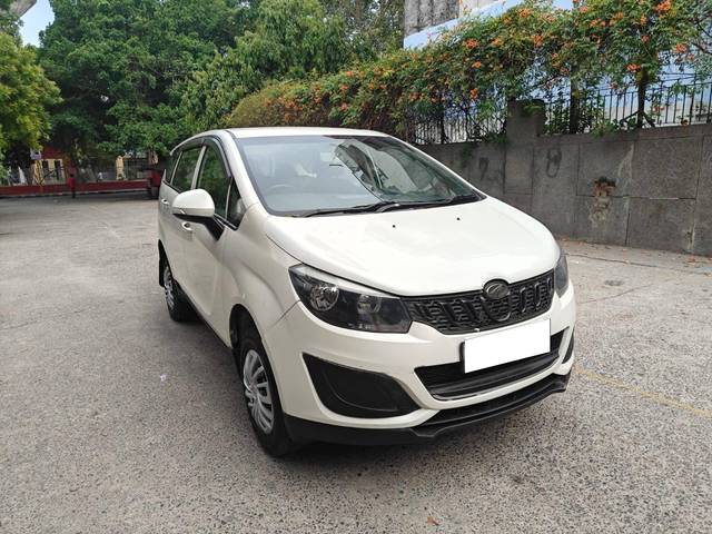 https://images10.gaadi.com/usedcar_image/4202116/original/processed_5cb9e0581c2a17441251de72f97d4512.jpg?imwidth=6400