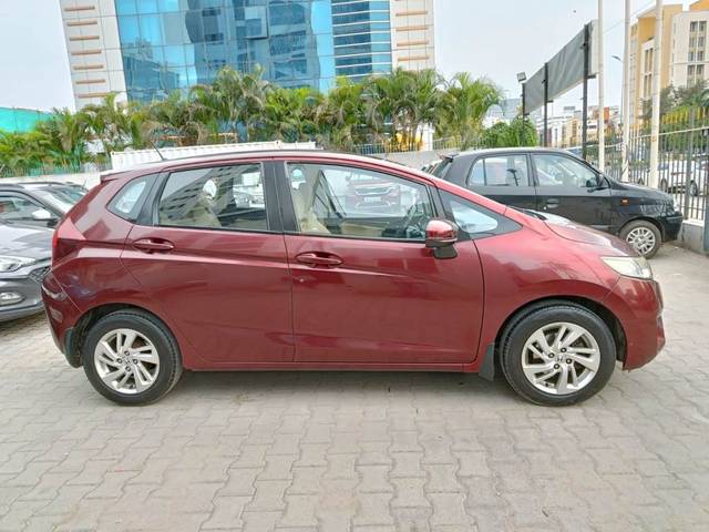 https://images10.gaadi.com/usedcar_image/4202213/original/3a4c0012da00458041a4ef3e70e8e0df.jpeg?imwidth=6401