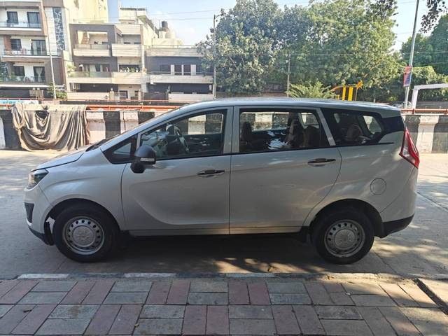 https://images10.gaadi.com/usedcar_image/4202242/original/processed_56935839c230acb9b7bf2458f1d0755c.jpeg?imwidth=6402