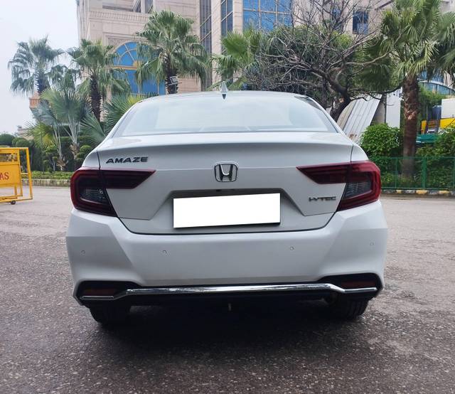 https://images10.gaadi.com/usedcar_image/4202362/original/processed_9d6049fb8a63894077850cc0c8d3802b.jpg?imwidth=6402