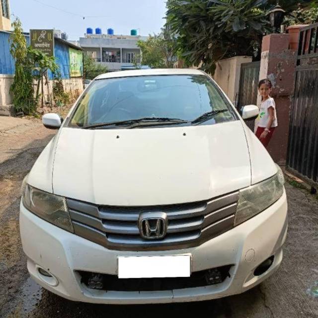 https://images10.gaadi.com/usedcar_image/4202372/original/processed_6da764f2-6c18-498e-9176-f8f1040626d5.jpg?imwidth=6400