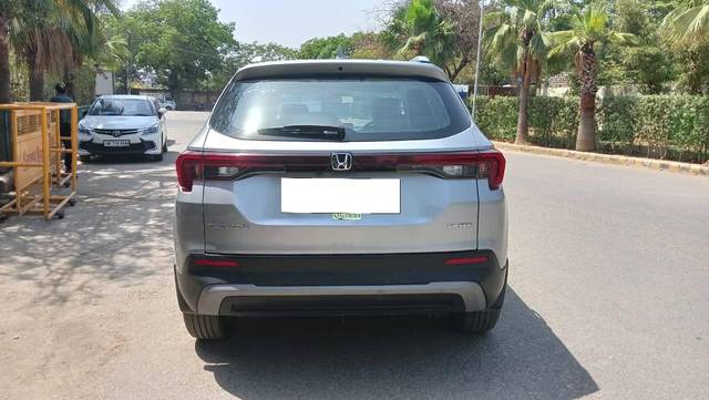 https://images10.gaadi.com/usedcar_image/4202446/original/processed_50bd5b4903102485ef05e8b7bad21c4e.jpg?imwidth=6402