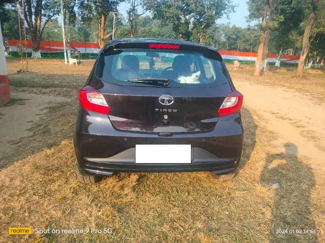 https://images10.gaadi.com/usedcar_image/4202533/original/processed_2cfb550e-9cae-4ed3-b886-0125a28c41b3.jpg?imwidth=6402