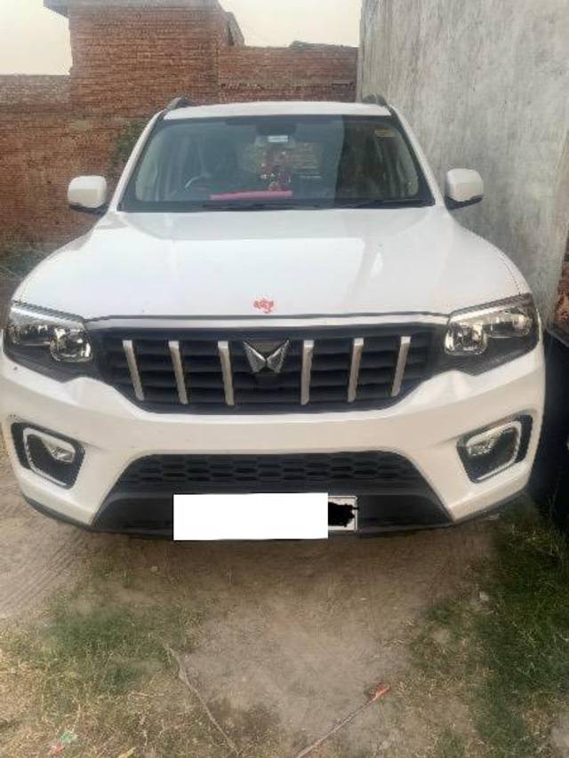 https://images10.gaadi.com/usedcar_image/4202697/original/processed_5f4fed71-8bb0-4917-a4ae-9a24ec04aa07.jpeg?imwidth=6400