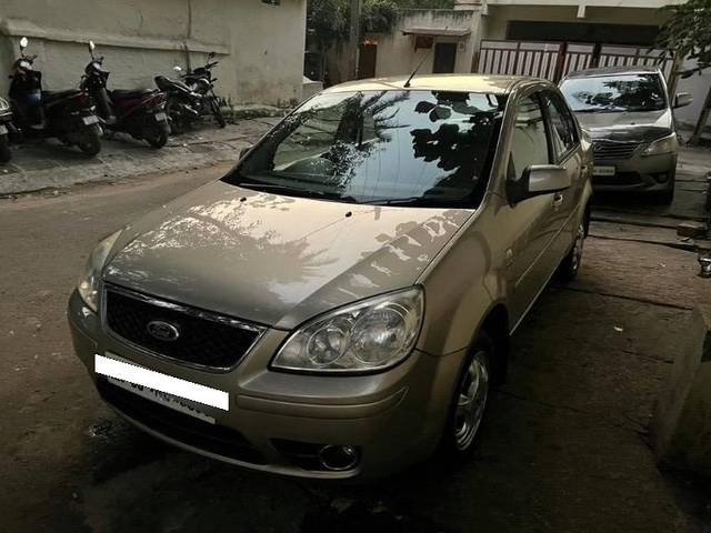 https://images10.gaadi.com/usedcar_image/4202728/original/processed_41e8d0c9-5062-4fd2-8984-456b725a915d.jpg?imwidth=6401