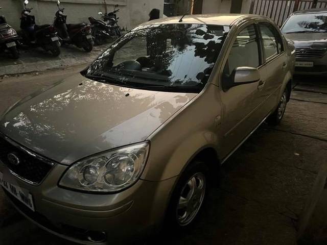 https://images10.gaadi.com/usedcar_image/4202728/original/processed_ead8b88f-9228-467d-98d7-ed87aa0fac99.jpg?imwidth=6402