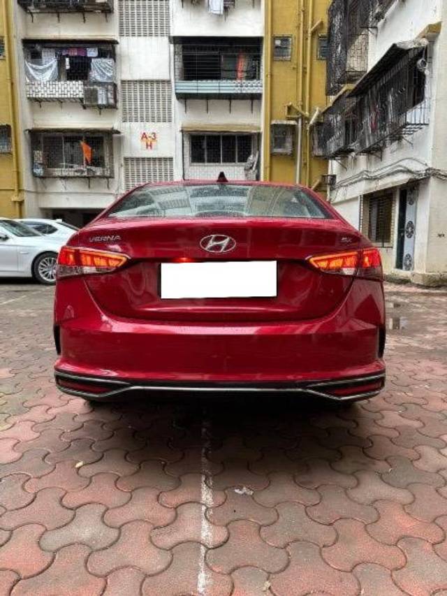 https://images10.gaadi.com/usedcar_image/4202730/original/processed_d646bf5a-0f49-405d-a56a-2aa76a0dab65.jpeg?imwidth=6401