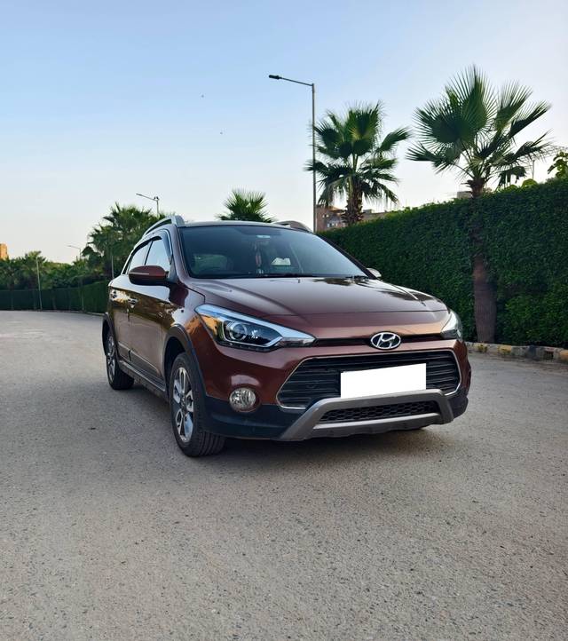 https://images10.gaadi.com/usedcar_image/4202771/original/processed_544fe998997890ea6bbdf015e2f13e16.jpg?imwidth=6401