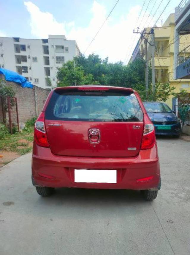 https://images10.gaadi.com/usedcar_image/4202799/original/processed_dad3616c-2fc9-416d-97db-f22d4aeddbe9.jpg?imwidth=6402