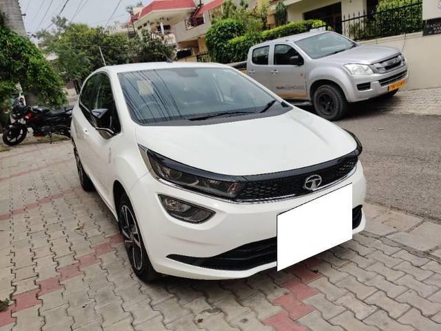 https://images10.gaadi.com/usedcar_image/4202837/original/processed_aceea4d7-3a02-46a1-825b-2d1ba10c98f3.jpg?imwidth=6400