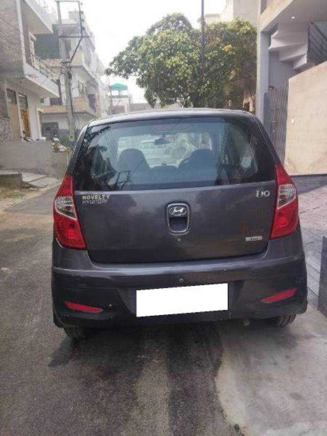 https://images10.gaadi.com/usedcar_image/4202858/original/processed_cdfa1efa-06af-42ae-ae7f-d0509d92d55a.jpg?imwidth=6401