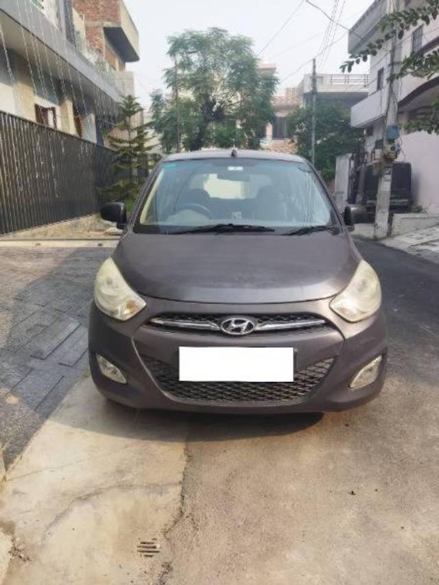 https://images10.gaadi.com/usedcar_image/4202858/original/processed_e71a2979-4e81-48d9-89e1-7307b341c2c9.jpg?imwidth=6402