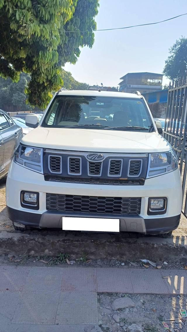 https://images10.gaadi.com/usedcar_image/4202880/original/processed_2d28a421f98d4624a6b634032bffd4f9.jpg?imwidth=6400