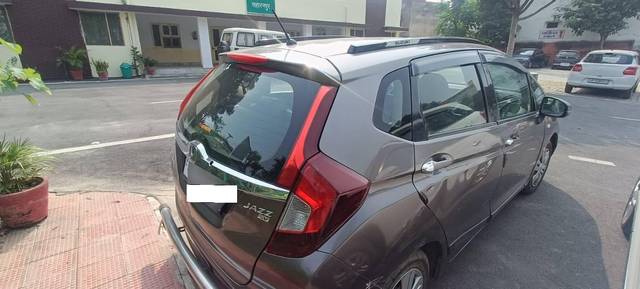 https://images10.gaadi.com/usedcar_image/4202893/original/processed_1669fbe9-ef56-4414-84e7-38e78b21d9e4.jpg?imwidth=6400