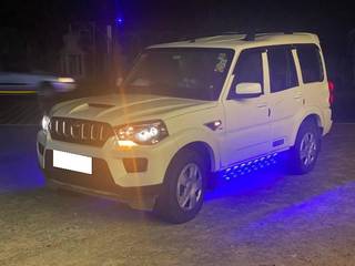 Mahindra Scorpio 2014-2022 Mahindra Scorpio S7