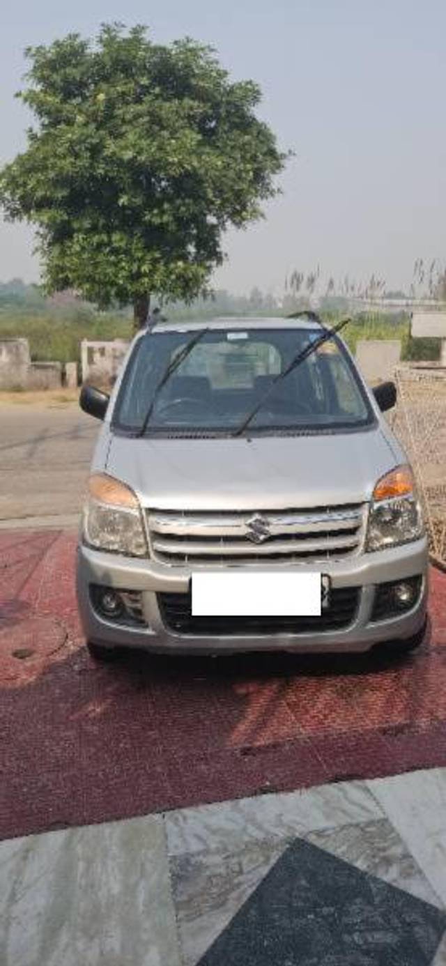 https://images10.gaadi.com/usedcar_image/4202916/original/processed_89c4047e-7870-4b2b-8e30-1e0aada3383c.jpg?imwidth=6402