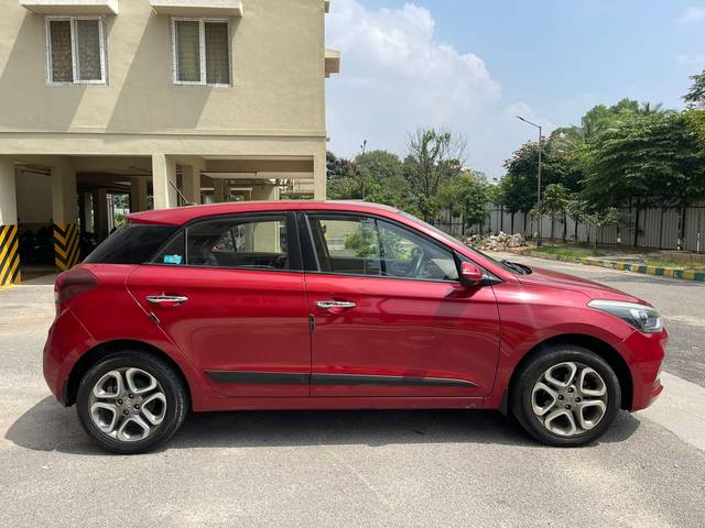 https://images10.gaadi.com/usedcar_image/4203028/original/14b077ed8762929a298d16447b34df92.jpg?imwidth=6401