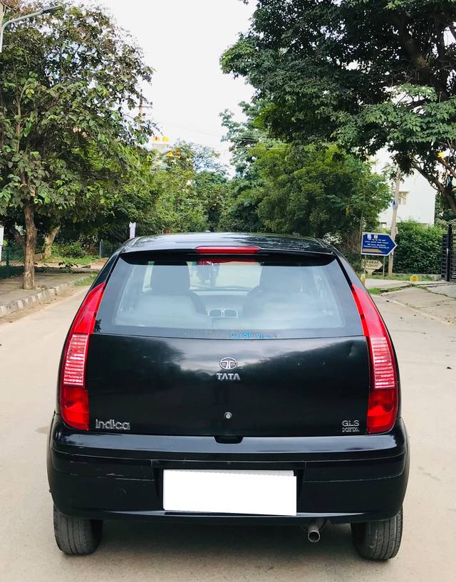 https://images10.gaadi.com/usedcar_image/4203040/original/processed_187adf9d4d280fb95fa5c7553d05a111.jpeg?imwidth=6402