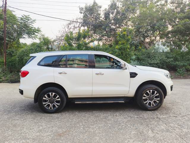 https://images10.gaadi.com/usedcar_image/4203048/original/0625791b43571a8c8a880b15c322ba07.jpg?imwidth=6401