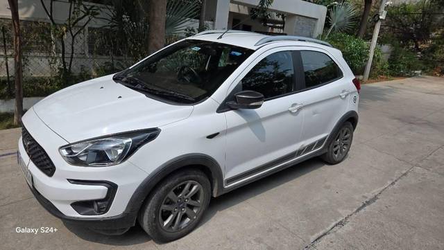 https://images10.gaadi.com/usedcar_image/4203054/original/processed_e0a2c070-3ec5-456c-8497-6a3f4d61d635.jpg?imwidth=6400