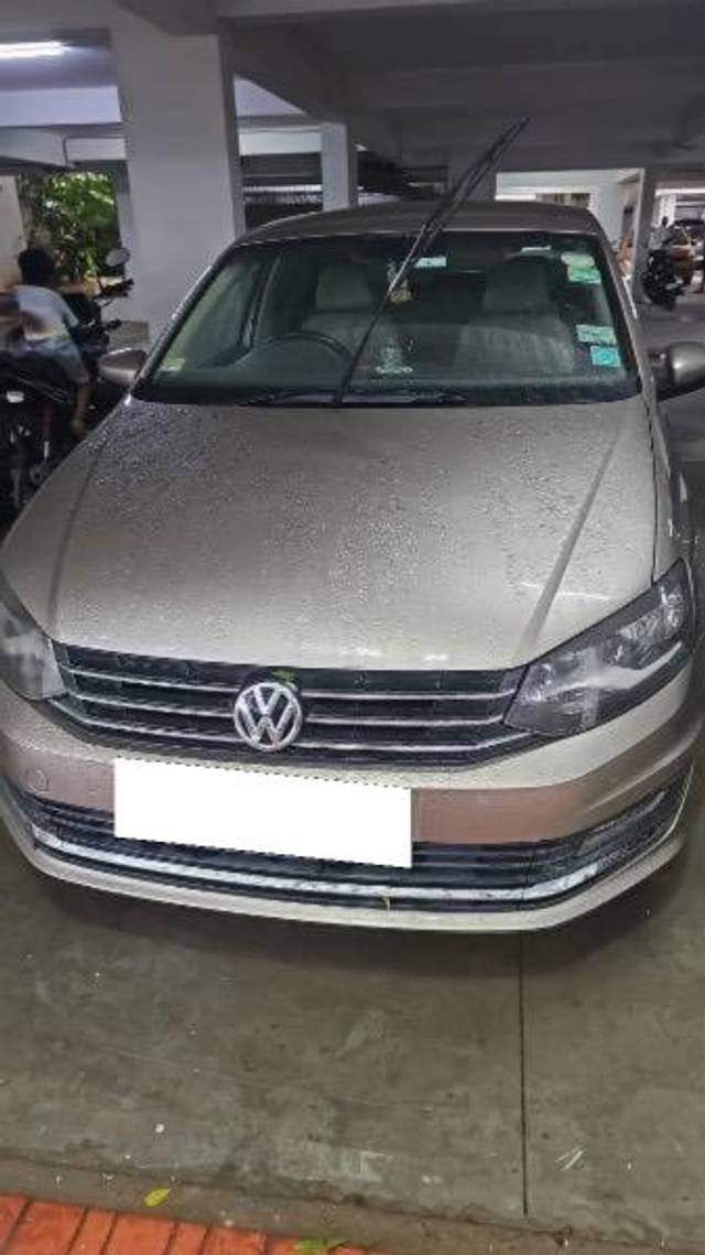 https://images10.gaadi.com/usedcar_image/4203076/original/processed_8e49ab53-b6ac-49d7-89aa-f4c919b8d00e.jpeg?imwidth=6400