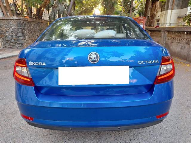 https://images10.gaadi.com/usedcar_image/4203141/original/processed_2d383fd8ba99dcb46ea7180189677fe2.jpeg?imwidth=6402