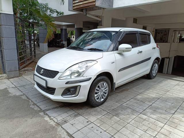 https://images10.gaadi.com/usedcar_image/4203179/original/processed_e9228a3576a16550a73dd6eb24dd5524.jpg?imwidth=6402