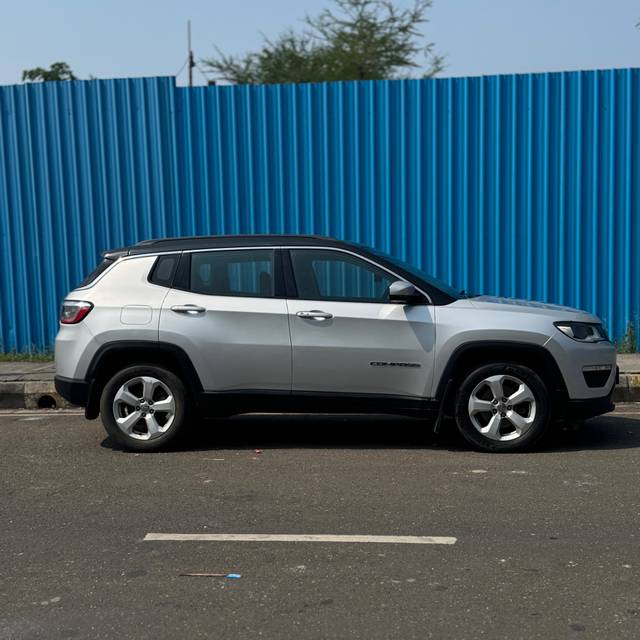 https://images10.gaadi.com/usedcar_image/4203214/original/17d60da3ba85996d81fe5ab9219dc8a6.jpg?imwidth=6401