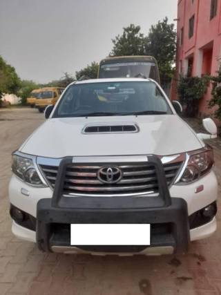 Toyota Fortuner 2011-2016 Toyota Fortuner 4x2 Manual