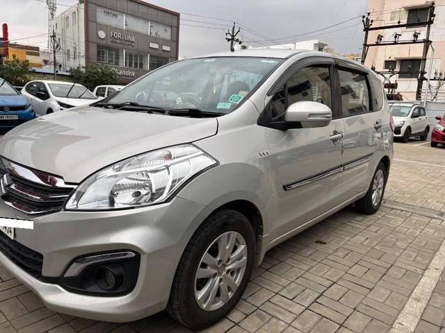 https://images10.gaadi.com/usedcar_image/4203225/original/processed_cc8d3cef-9c71-4c5e-acad-38de9fee920c.jpeg?imwidth=6402