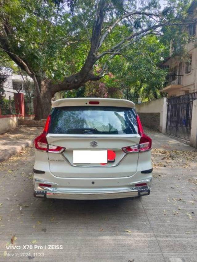 https://images10.gaadi.com/usedcar_image/4203246/original/processed_8670a51e-bbbc-489a-8474-90f9178fd7a9.jpg?imwidth=6402